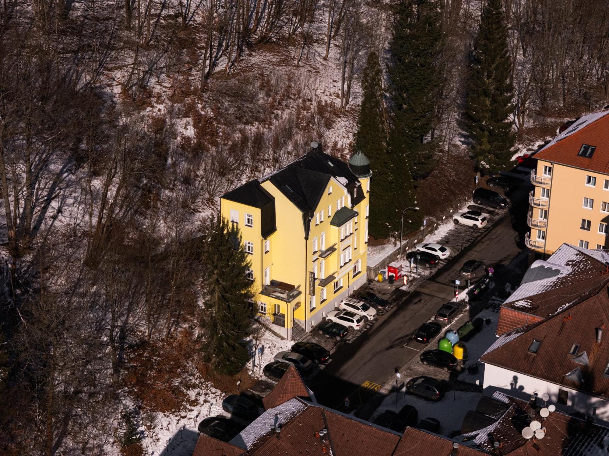 Vera Hotel 4*